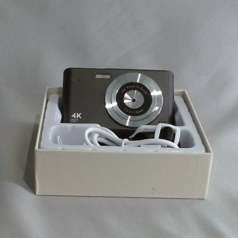 Fashion CCD Camera, BRAND NEW IN BOX